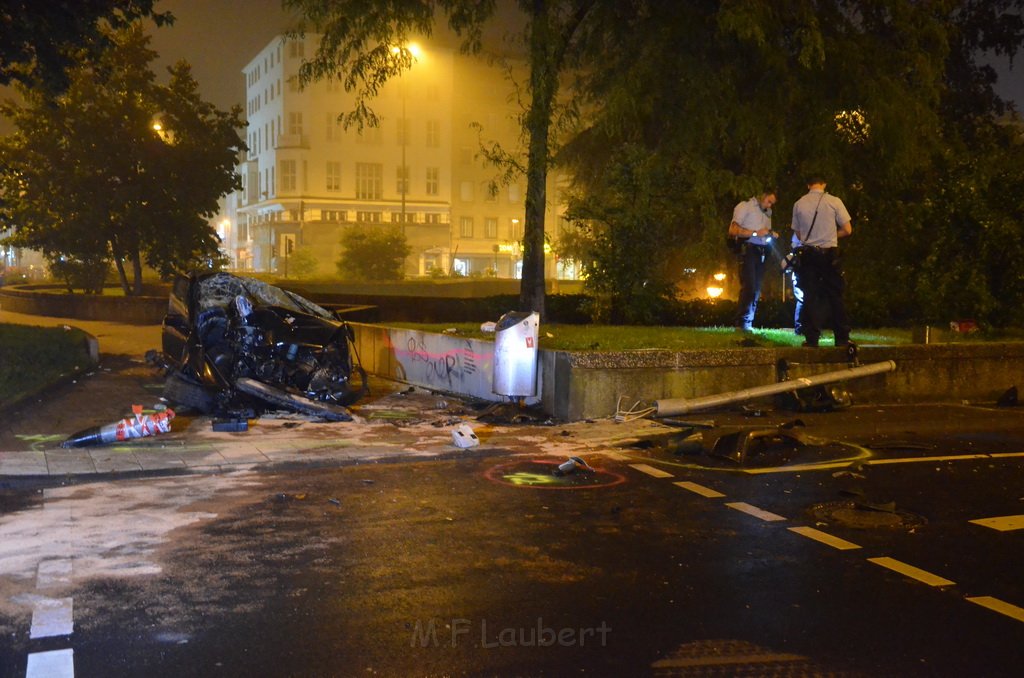 VU Pkw Koeln Neustadt Nord Hansaring Eberplatz P77.JPG